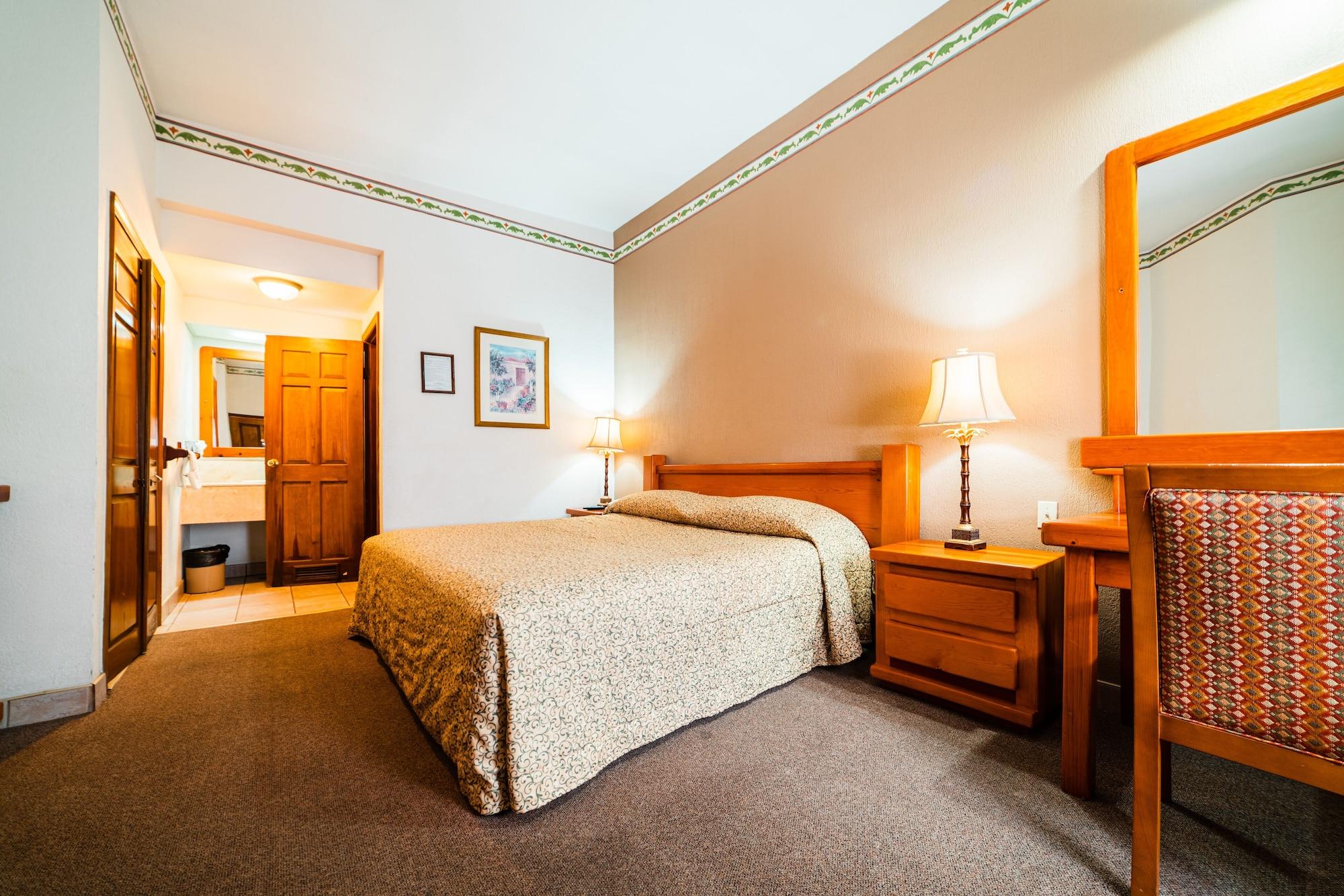 Hotel Suites El Paseo Ciudad Juárez Esterno foto