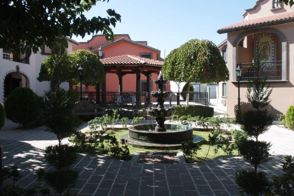Hotel Suites El Paseo Ciudad Juárez Esterno foto