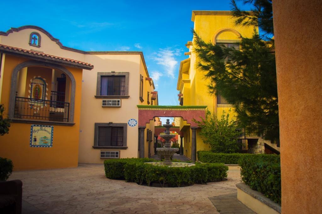 Hotel Suites El Paseo Ciudad Juárez Esterno foto