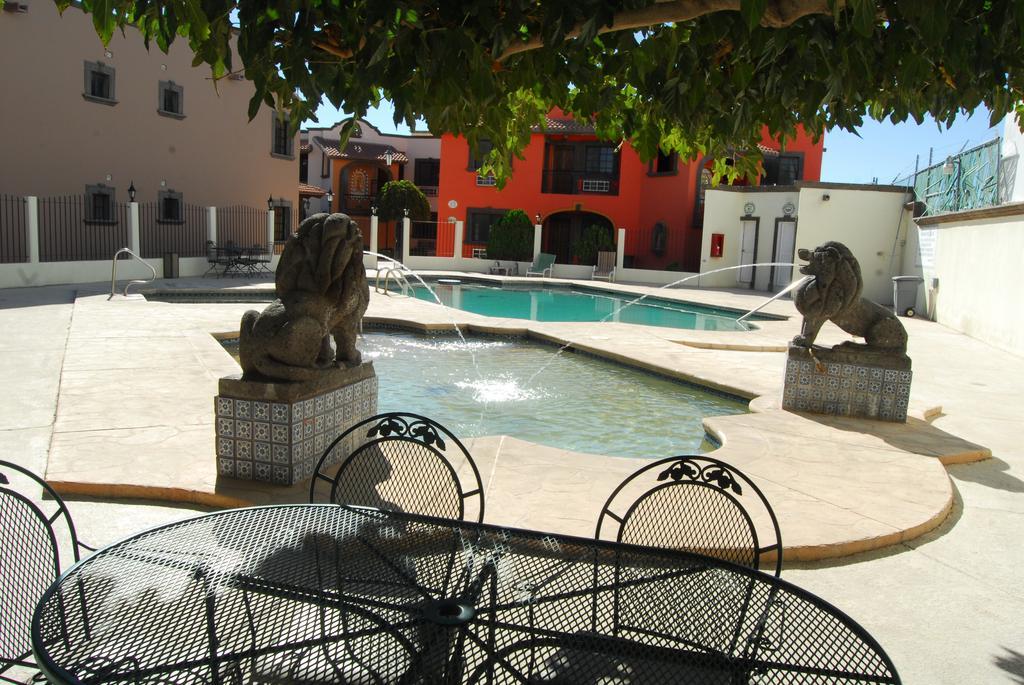 Hotel Suites El Paseo Ciudad Juárez Esterno foto