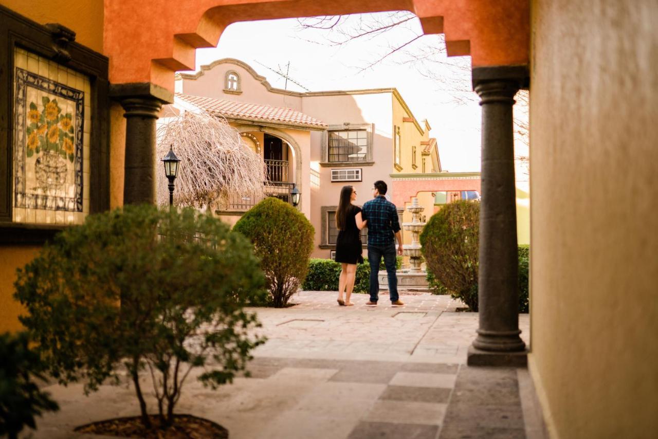 Hotel Suites El Paseo Ciudad Juárez Esterno foto